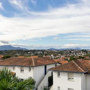 Appartement Larrun - Vue Sur La Montagne Proche De La, Bidart
